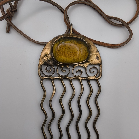 Robert Larin "Canada" Artisan Gold and Tan Tone Pendant Necklace - Picture 3 of 9